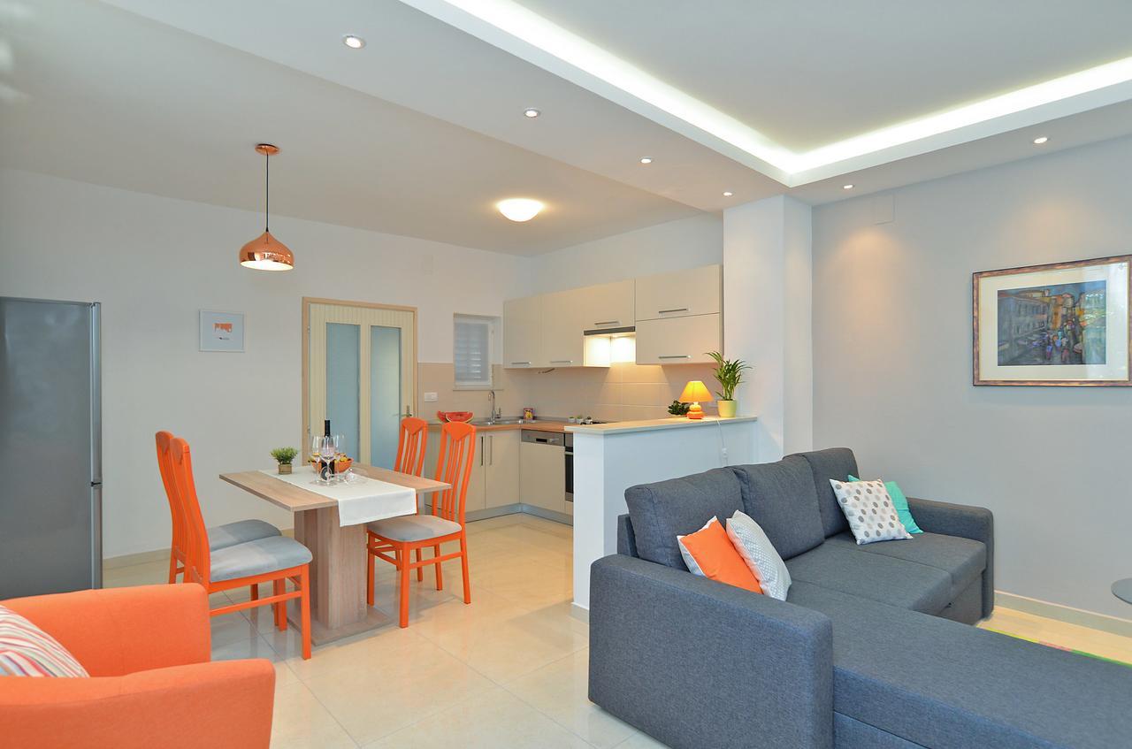 Apartments Olivera 1726 พูลา ภายนอก รูปภาพ