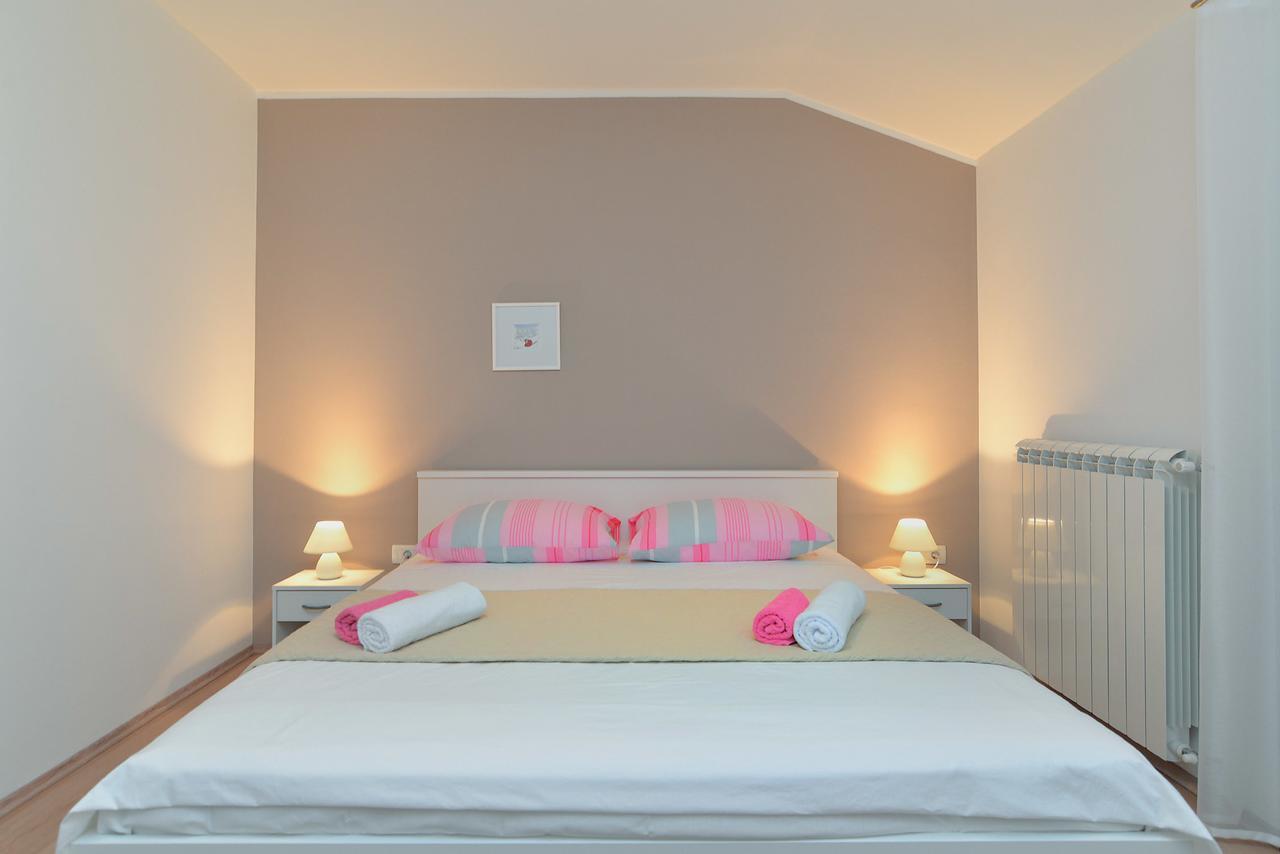 Apartments Olivera 1726 พูลา ภายนอก รูปภาพ