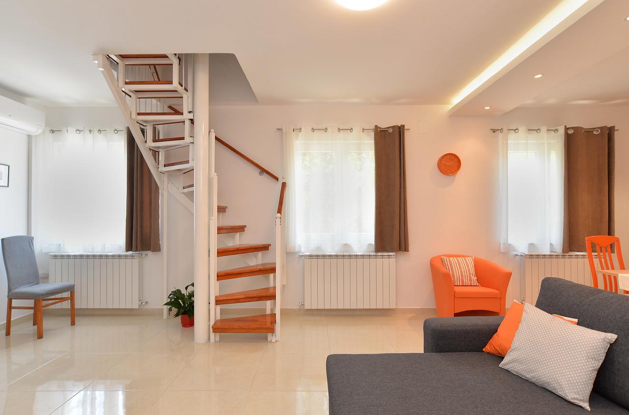 Apartments Olivera 1726 พูลา ภายนอก รูปภาพ