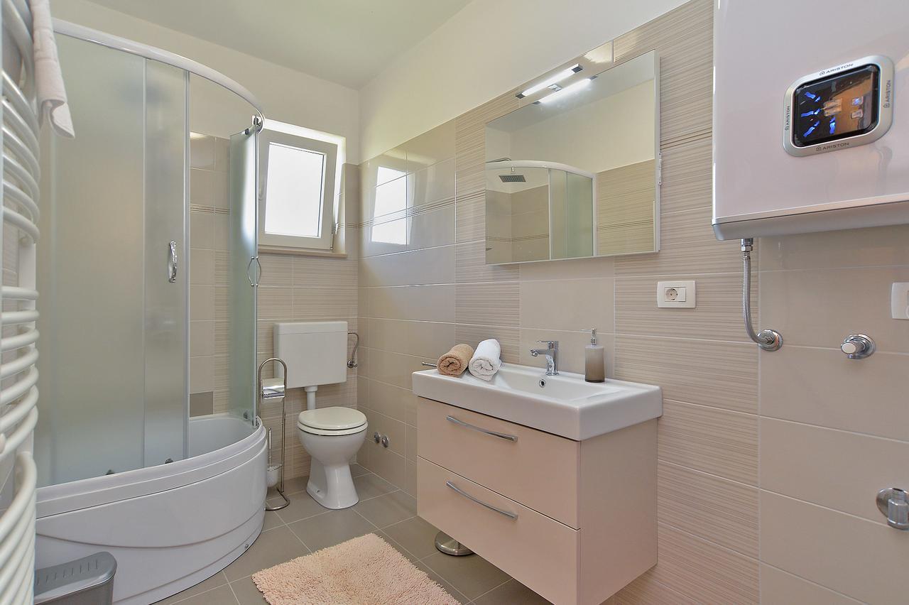 Apartments Olivera 1726 พูลา ภายนอก รูปภาพ