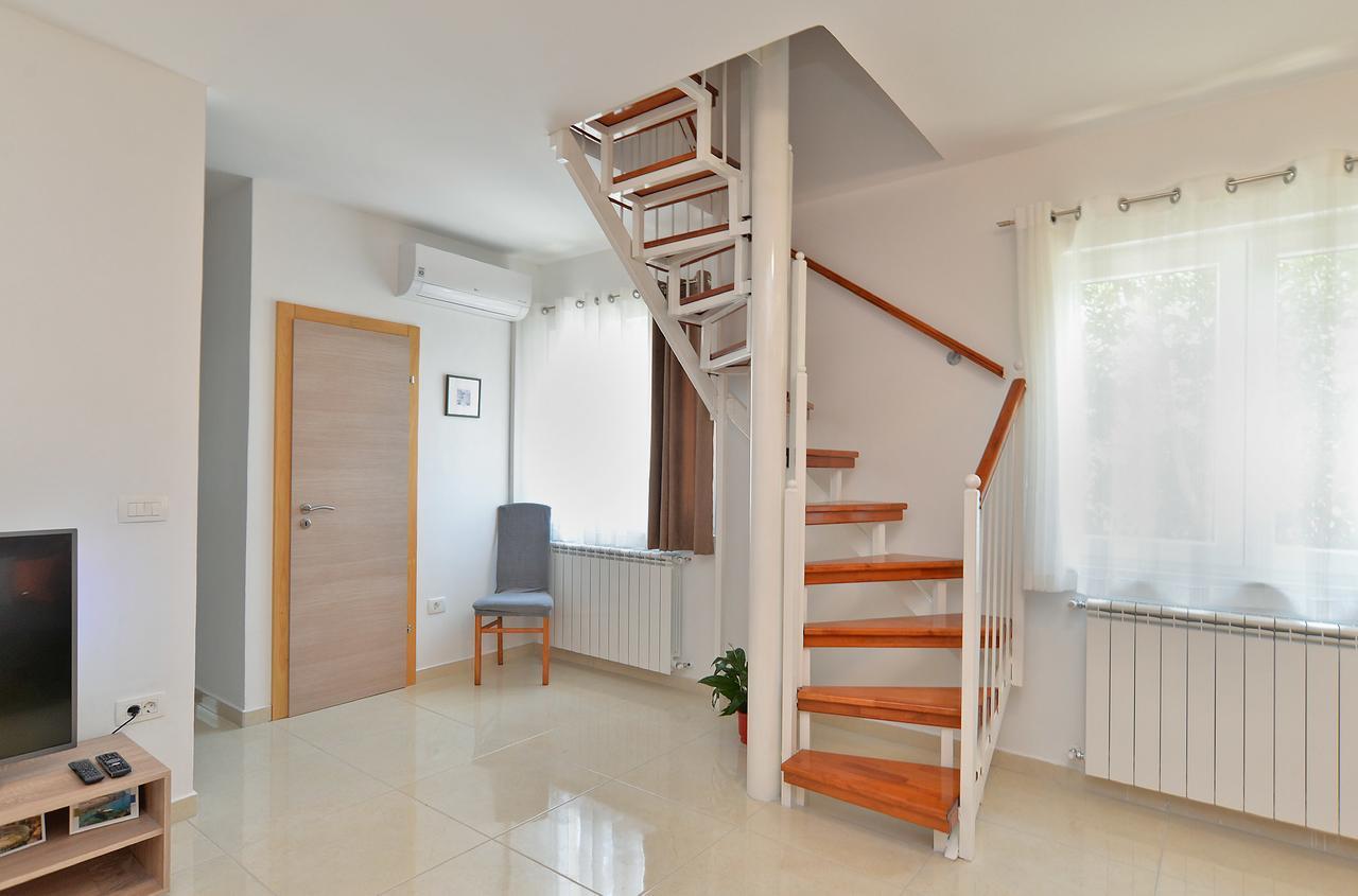 Apartments Olivera 1726 พูลา ภายนอก รูปภาพ