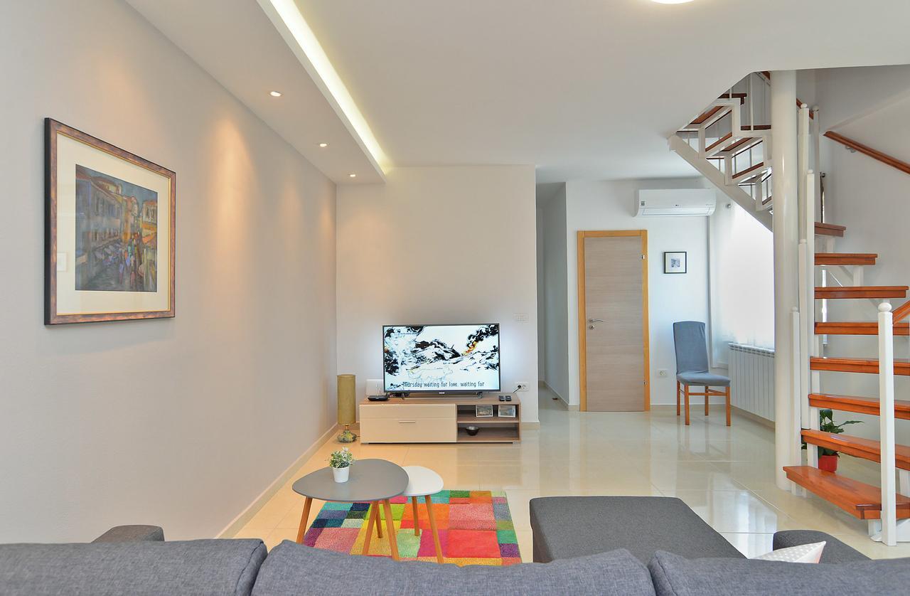 Apartments Olivera 1726 พูลา ภายนอก รูปภาพ