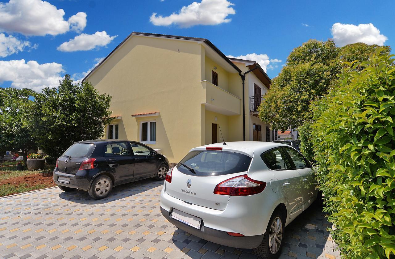 Apartments Olivera 1726 พูลา ภายนอก รูปภาพ